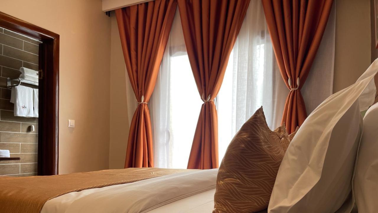 Sky Kenako Hotel Криби Екстериор снимка