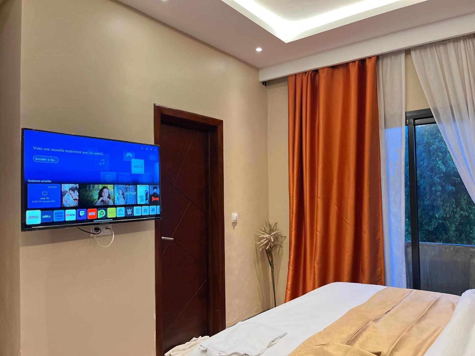 Sky Kenako Hotel Криби Екстериор снимка