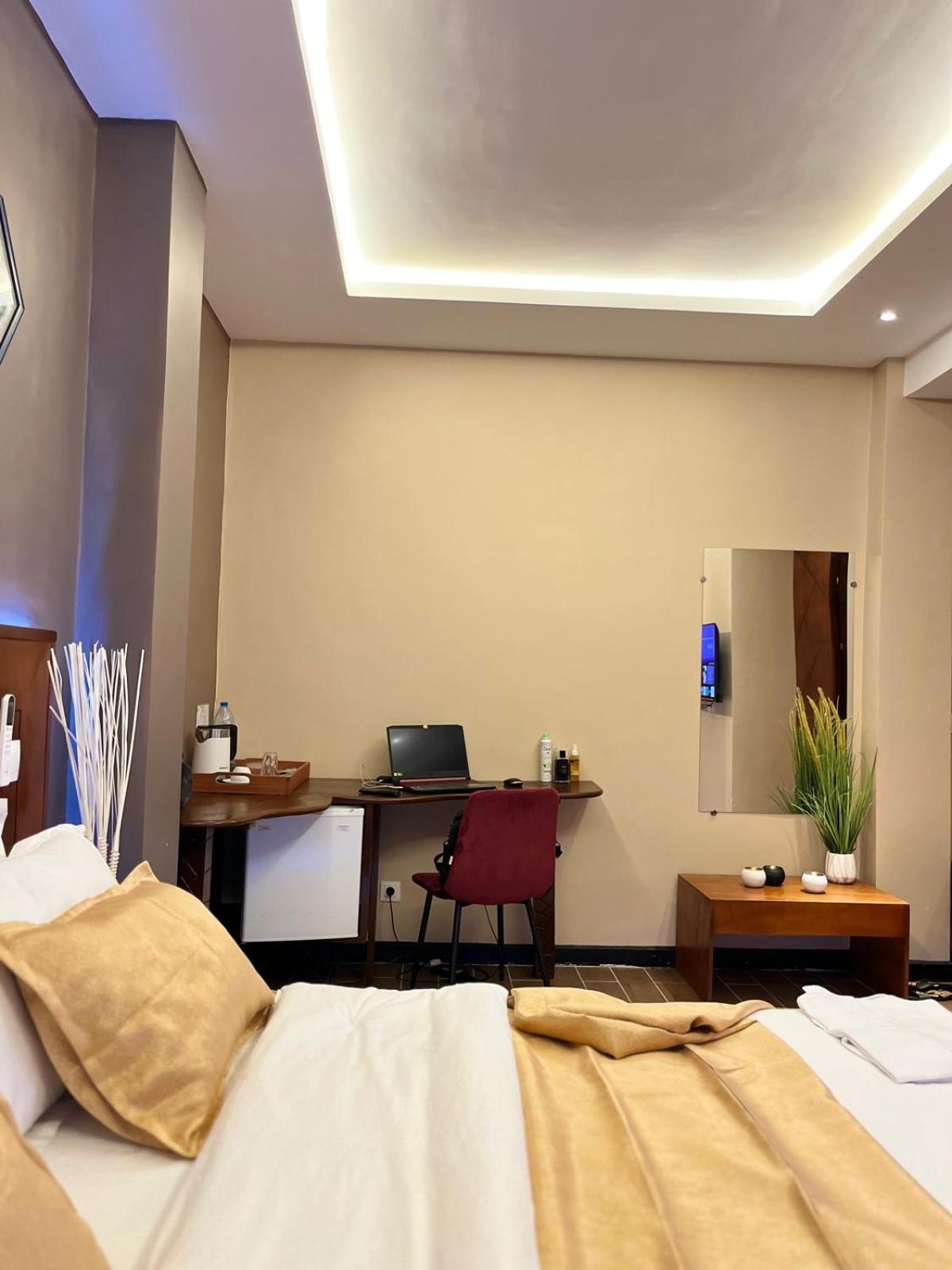 Sky Kenako Hotel Криби Екстериор снимка