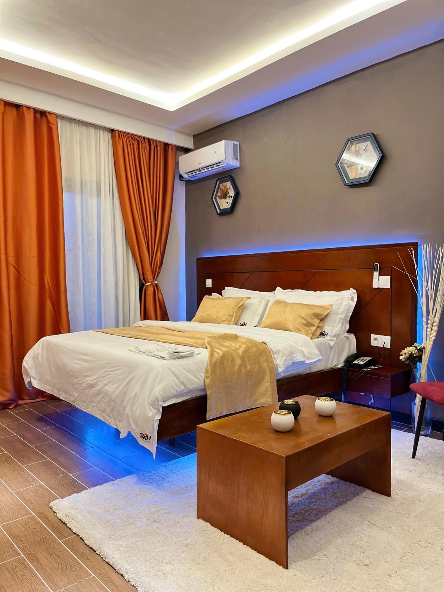 Sky Kenako Hotel Криби Екстериор снимка