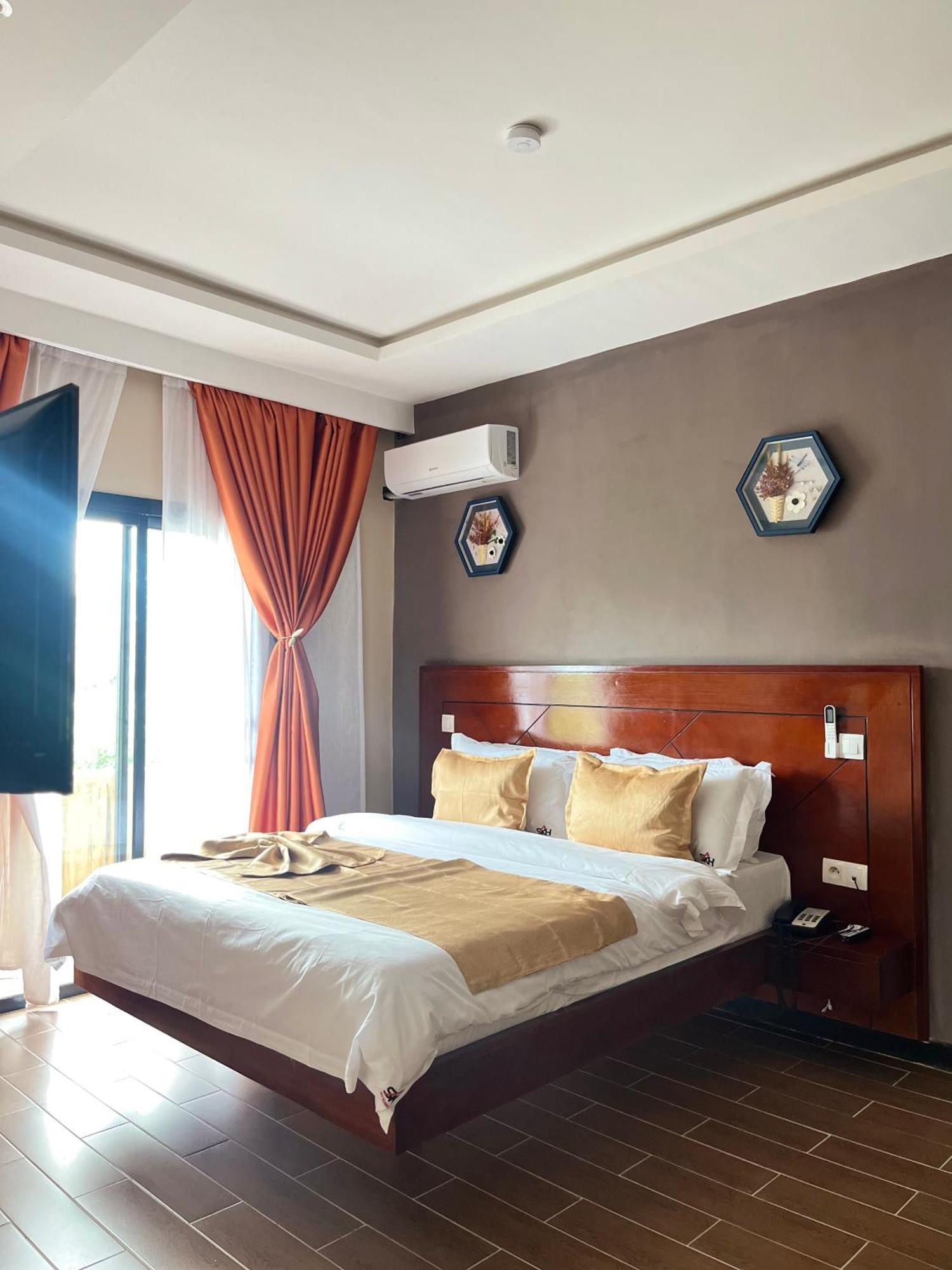 Sky Kenako Hotel Криби Екстериор снимка